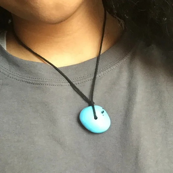 Aqua blue stone necklace - Picture 5 of 5